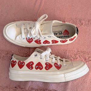 Comme des Garçons PLAY
Multi Heart Low-Top Sneakers
